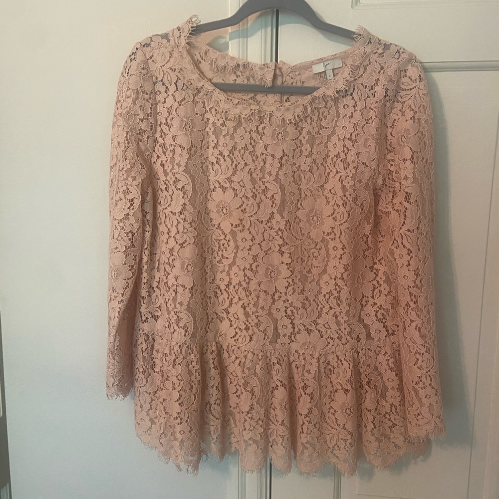 Joie lace overlay